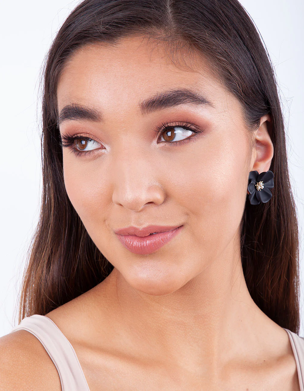 2432-black-pearl-flower-stud-earrings-2.webp Black Pearl Flower Stud Earrings