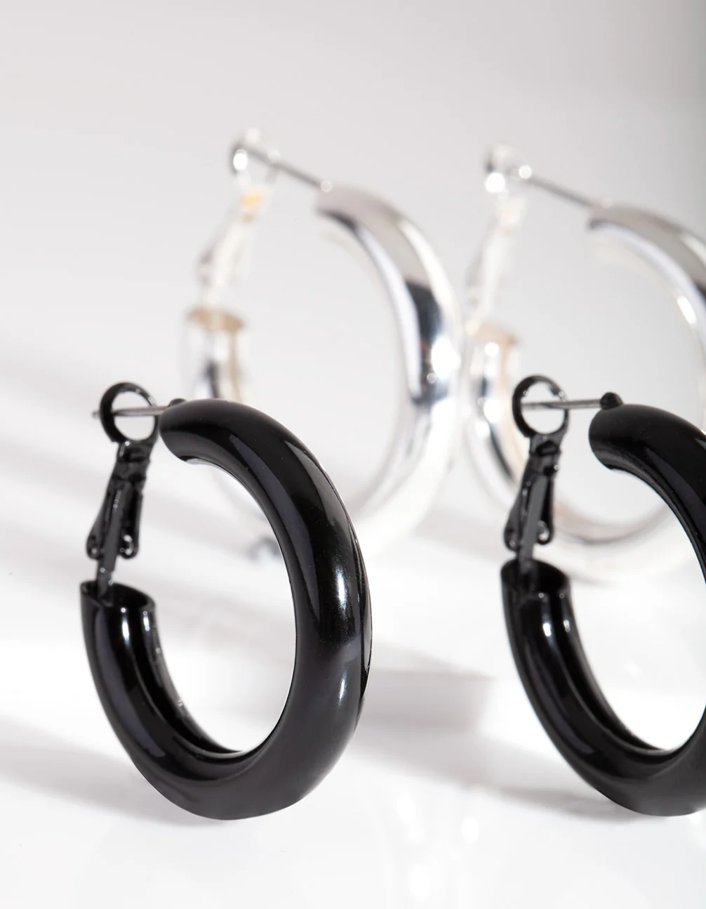 2472-black-silver-hoop-earrings-duo-2.webp Black Silver Hoop Earrings Duo