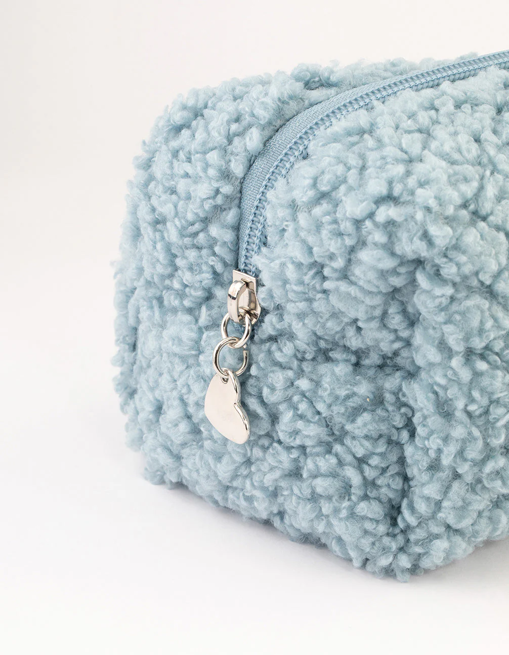 2700-blue-teddy-cosmetic-case-2.webp Blue Teddy Cosmetic Case