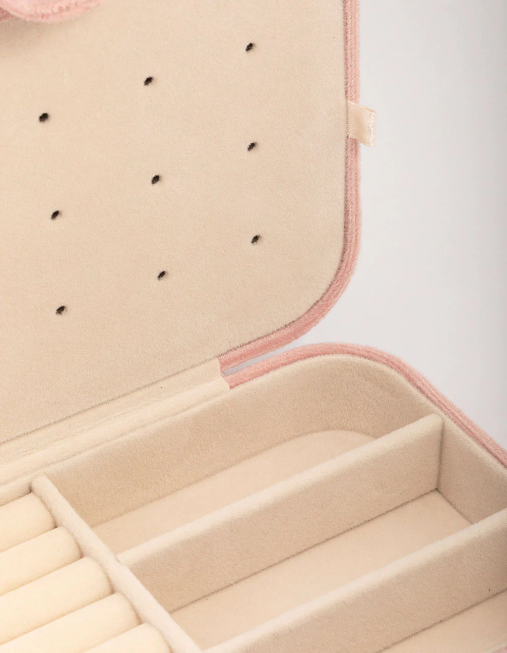 2715-blush-fabric-rectangular-jewellery-case-2.webp Blush Fabric Rectangular Jewellery Case