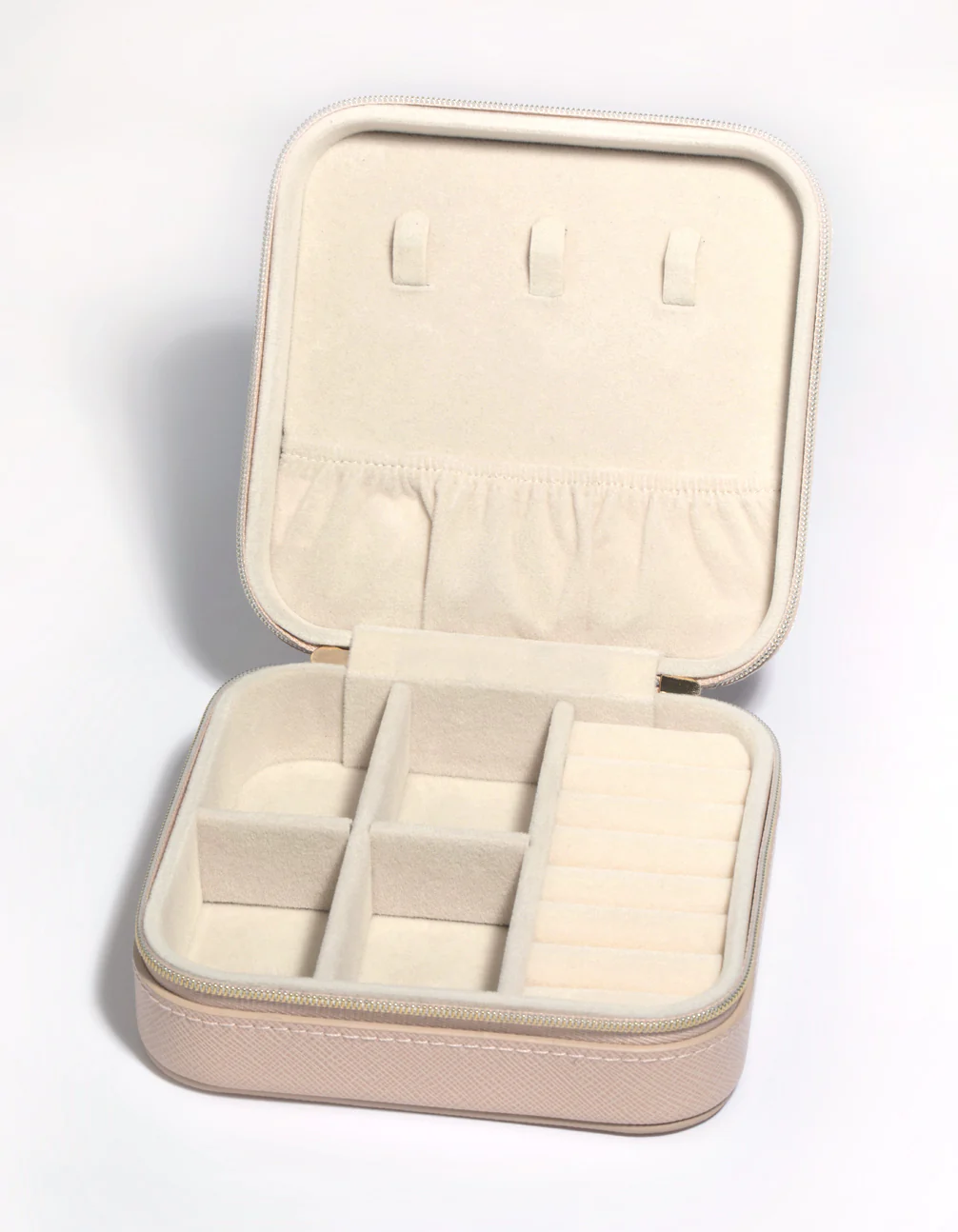 2720-blush-faux-leather-compact-square-jewellery-box-1.webp Blush Faux Leather Compact Square Jewellery Box
