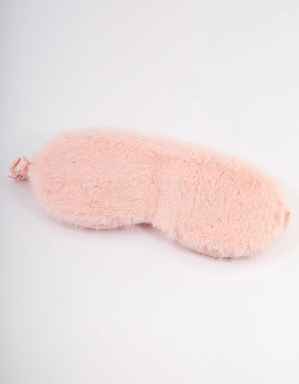 2724-blush-fluffy-eye-mask-1.webp Blush Fluffy Eye Mask