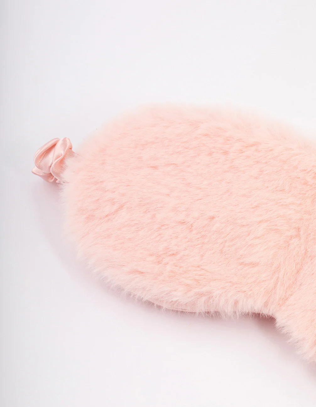 2724-blush-fluffy-eye-mask-2.webp Blush Fluffy Eye Mask