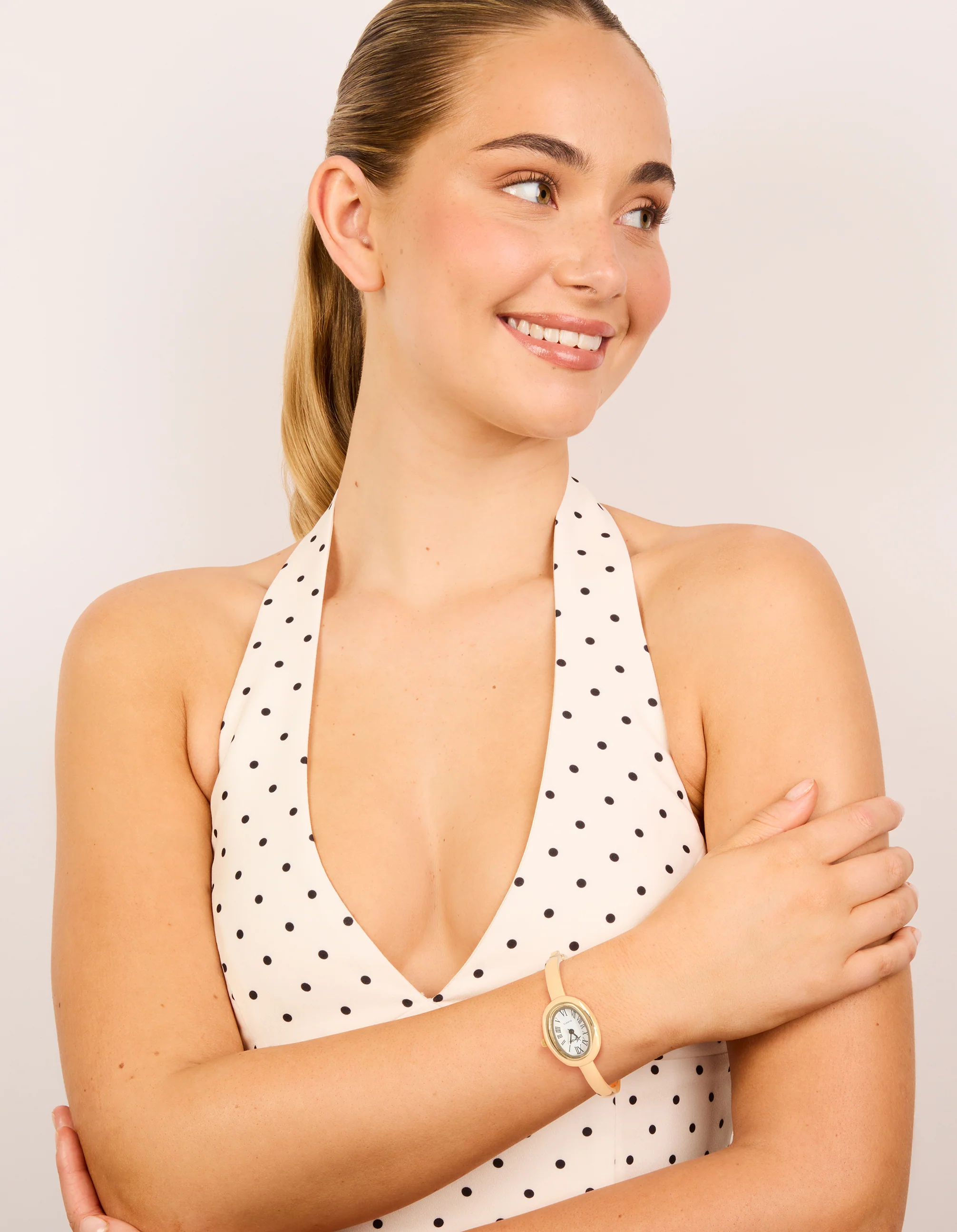 274-gold-oval-bangle-watch-3.webp Gold Oval Bangle Watch
