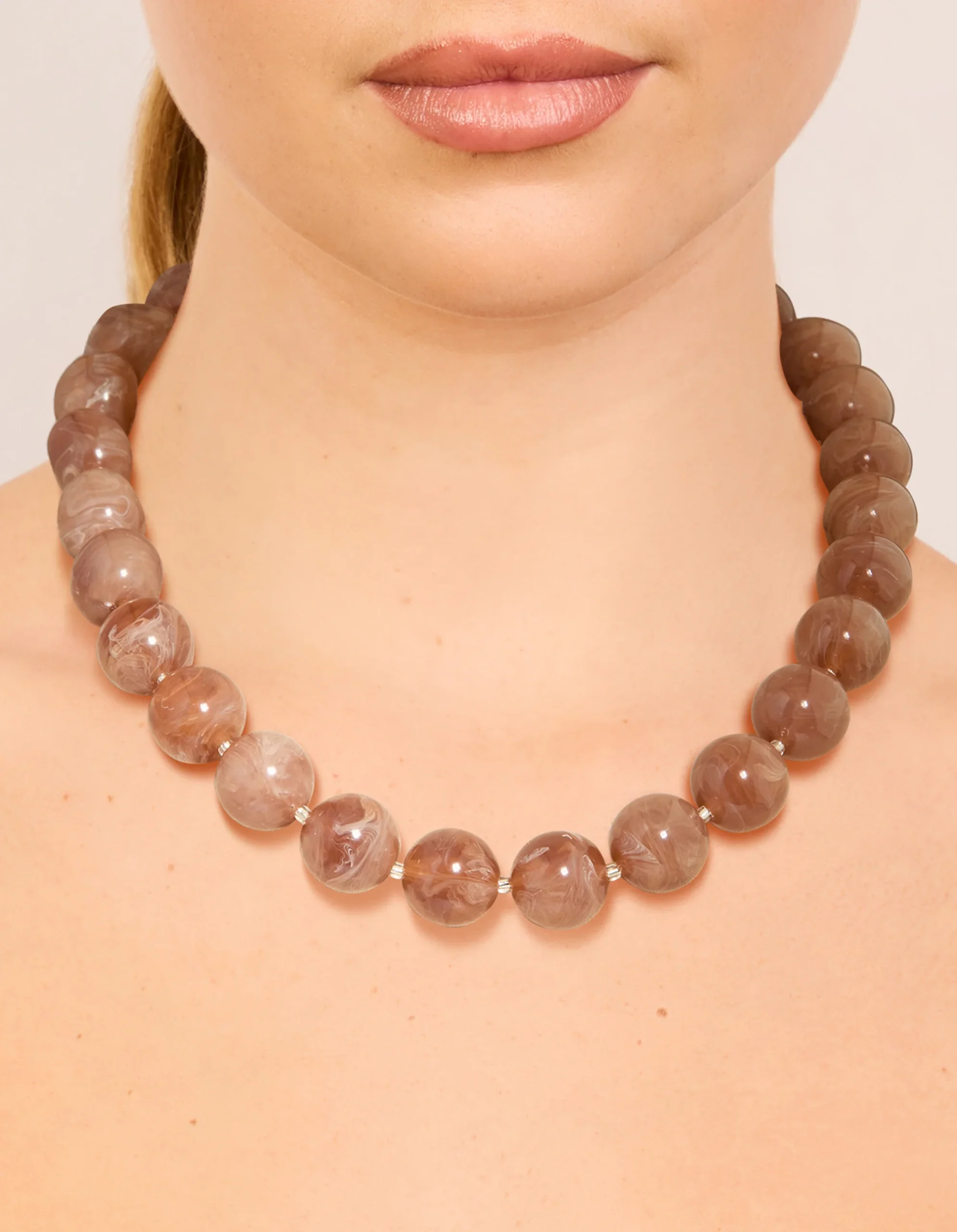 2758-brown-acrylic-beaded-necklace-1.webp Brown Acrylic Beaded Necklace