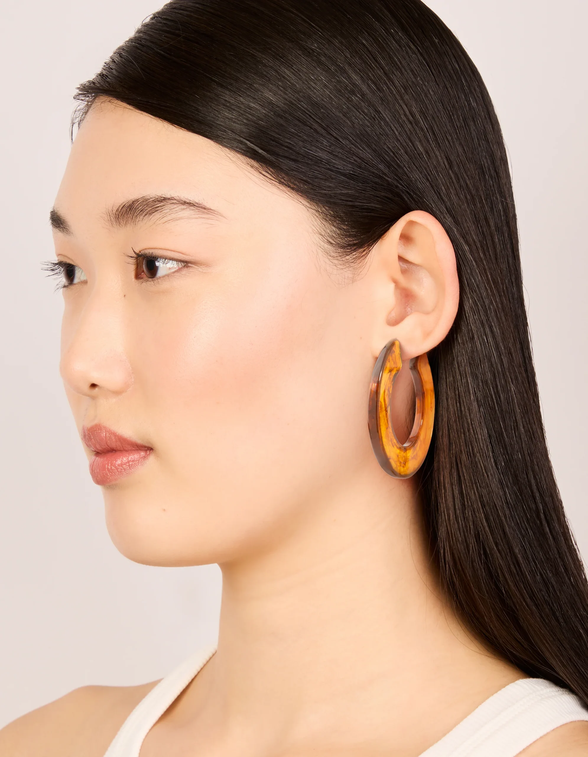 2762-brown-acrylic-chunky-medium-hoop-earrings-3.webp Brown Acrylic Chunky Medium Hoop Earrings