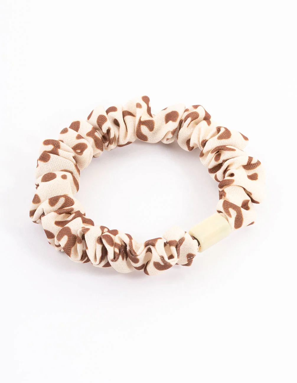 2777-brown-fabric-clamp-thin-scrunchie-1.webp Brown Fabric Clamp Thin Scrunchie