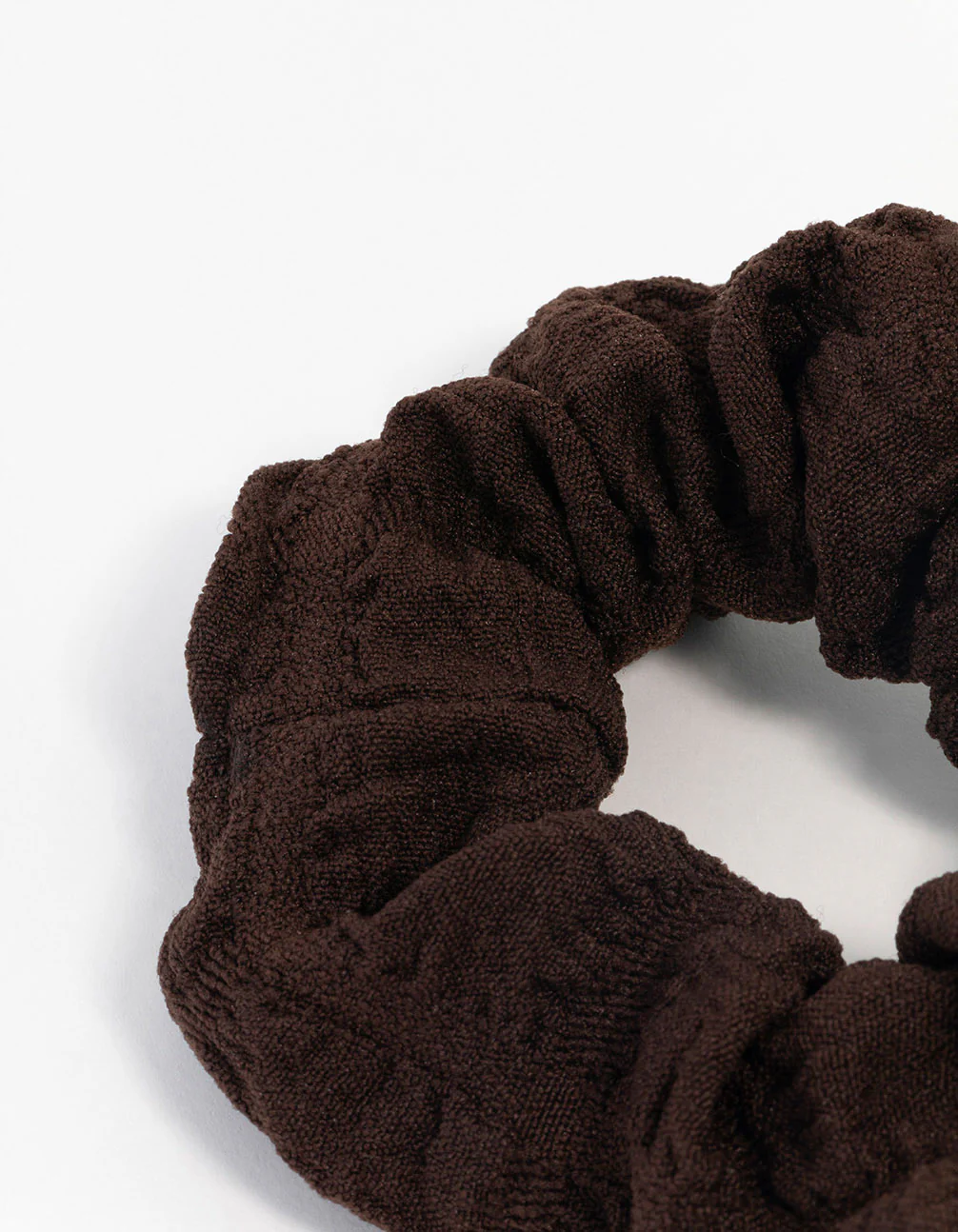 2783-brown-fabric-seersucker-scrunchie-3.webp Brown Fabric Seersucker Scrunchie