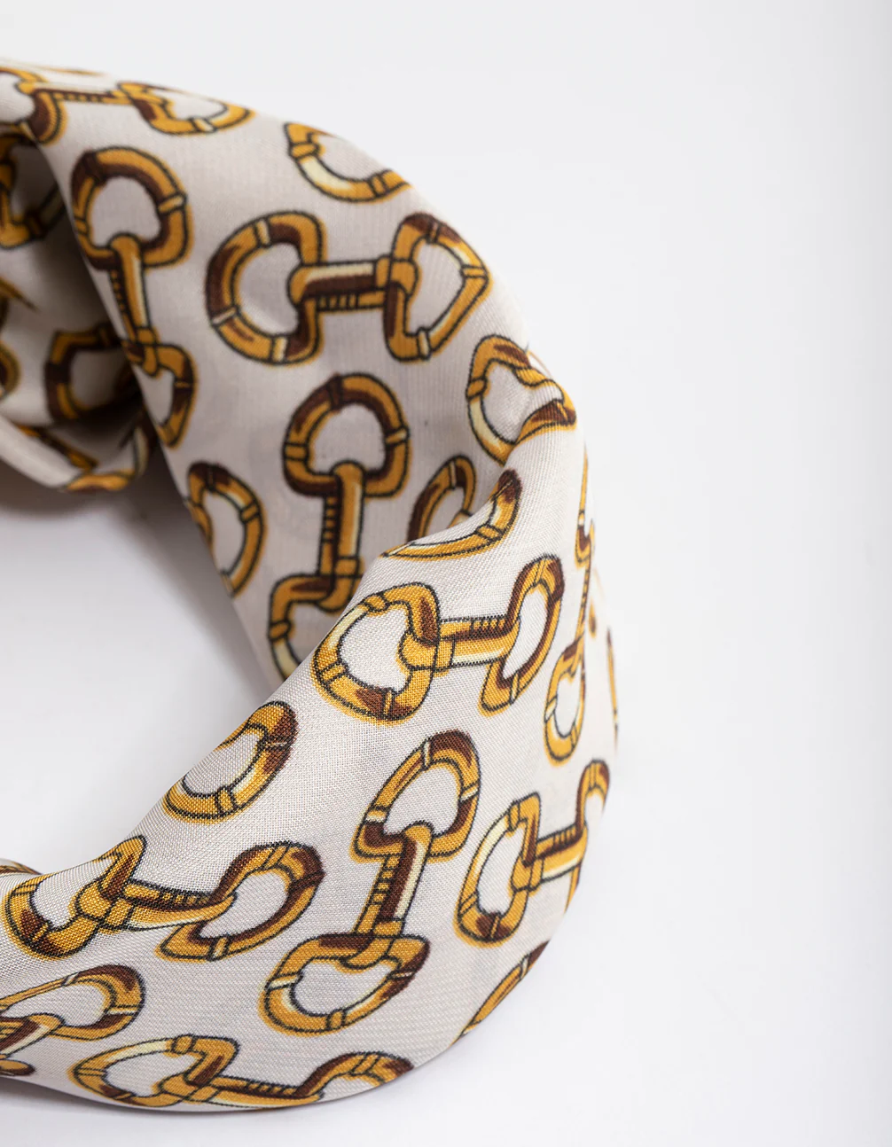 2846-chain-link-print-scarf-3.webp Chain Link Print Scarf