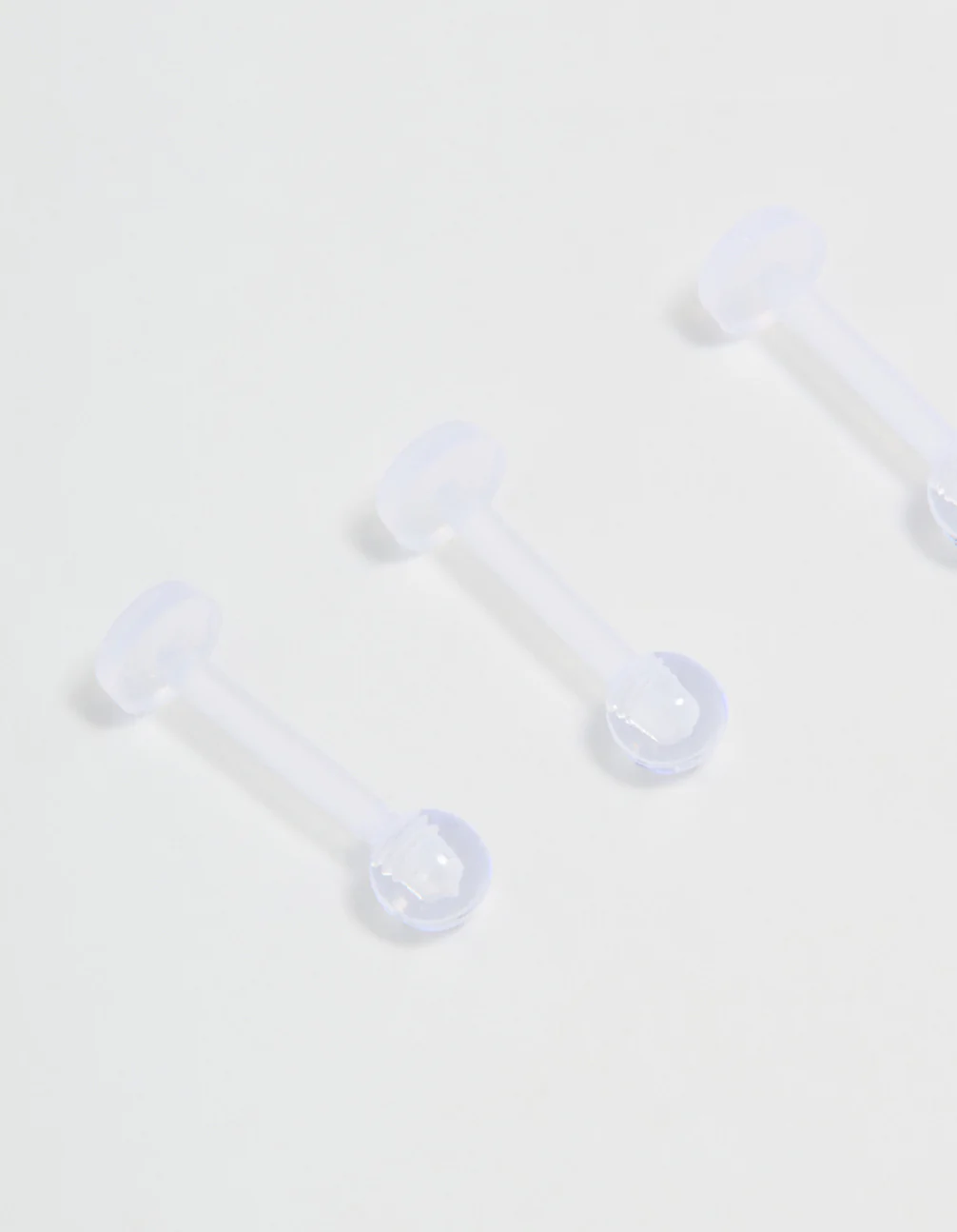 2867-clear-flat-back-earrings-4-pack-2.webp Clear Flat Back Earrings 4-Pack