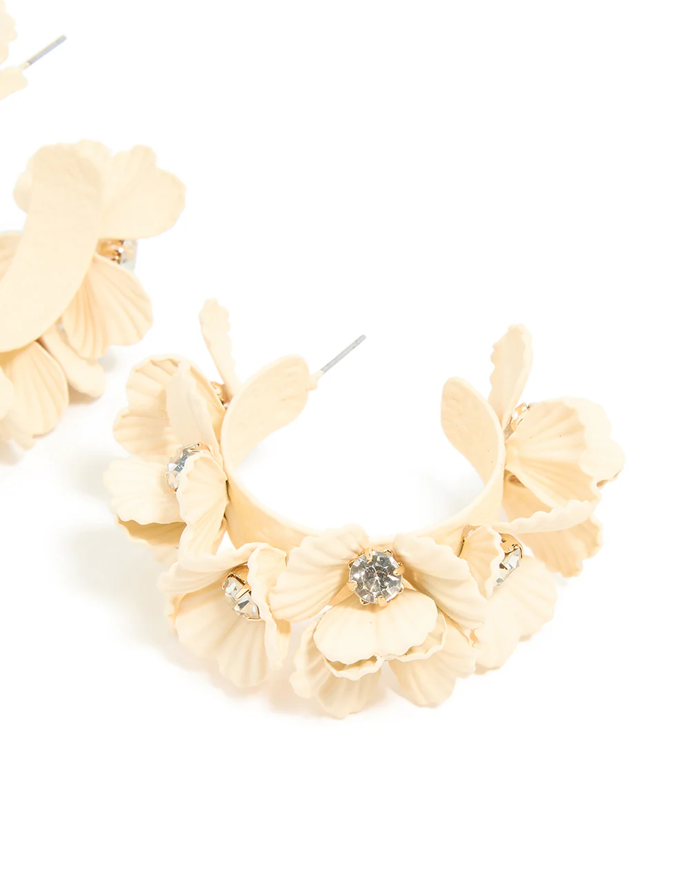 2973-cream-coated-metal-multi-flower-hoop-earrings-3.webp Cream Coated Metal Multi-Flower Hoop Earrings