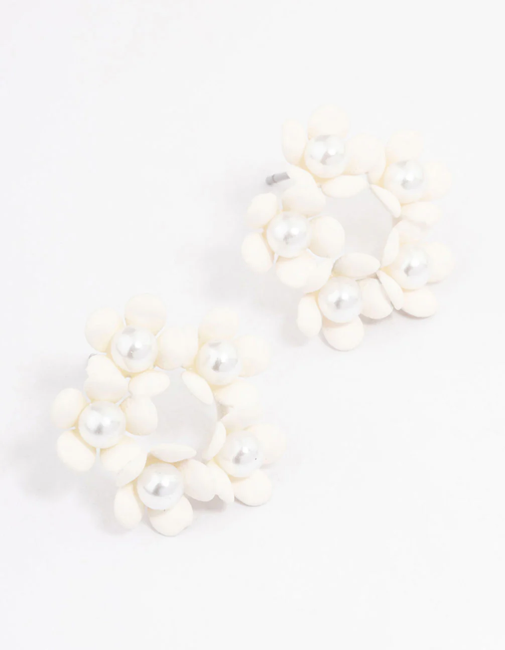 2984-cream-flower-pearl-circle-stud-earrings-1.webp Cream Flower & Pearl Circle Stud Earrings
