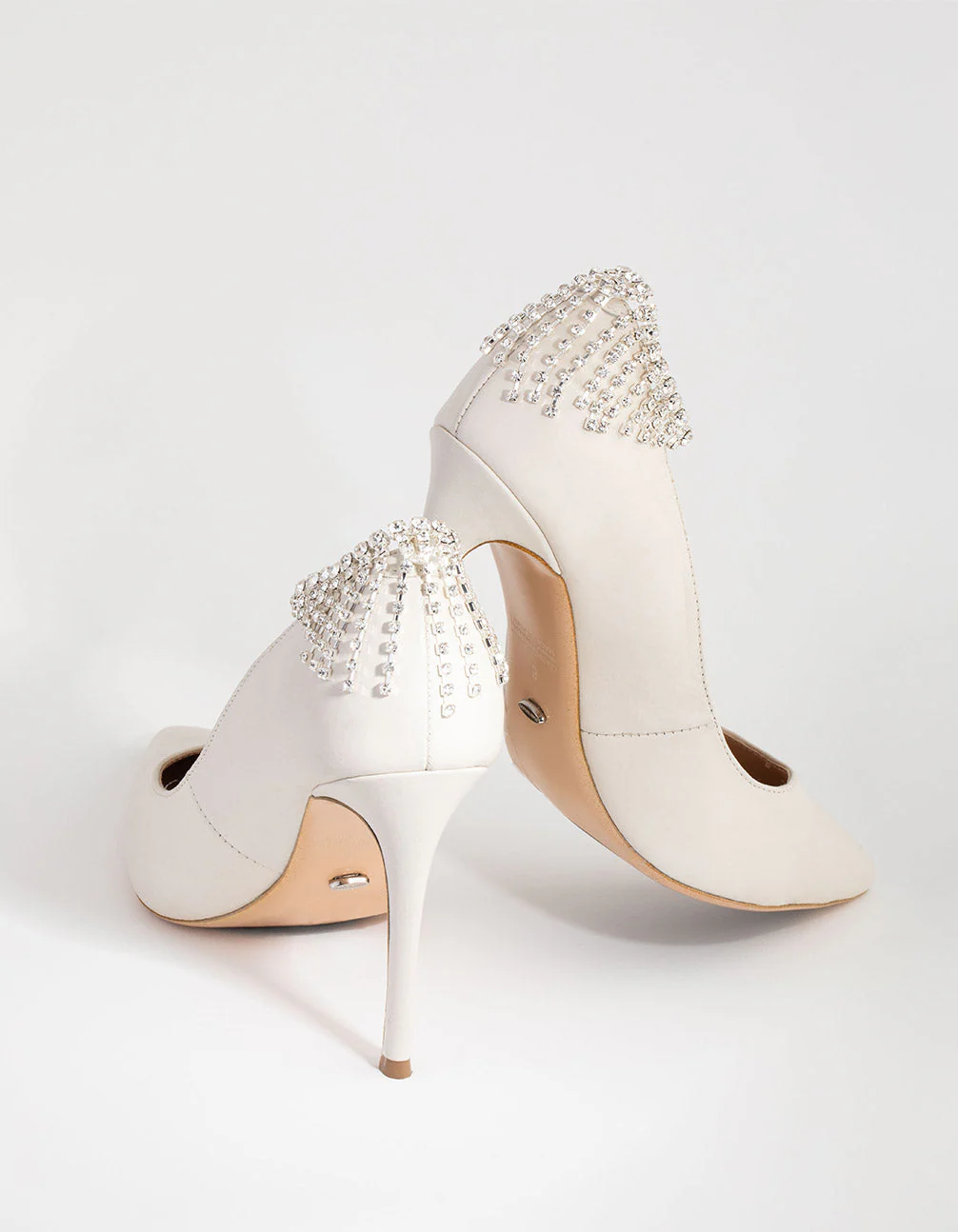 3003-crystal-back-drape-shoe-clip-2.webp Crystal Back Drape Shoe Clip