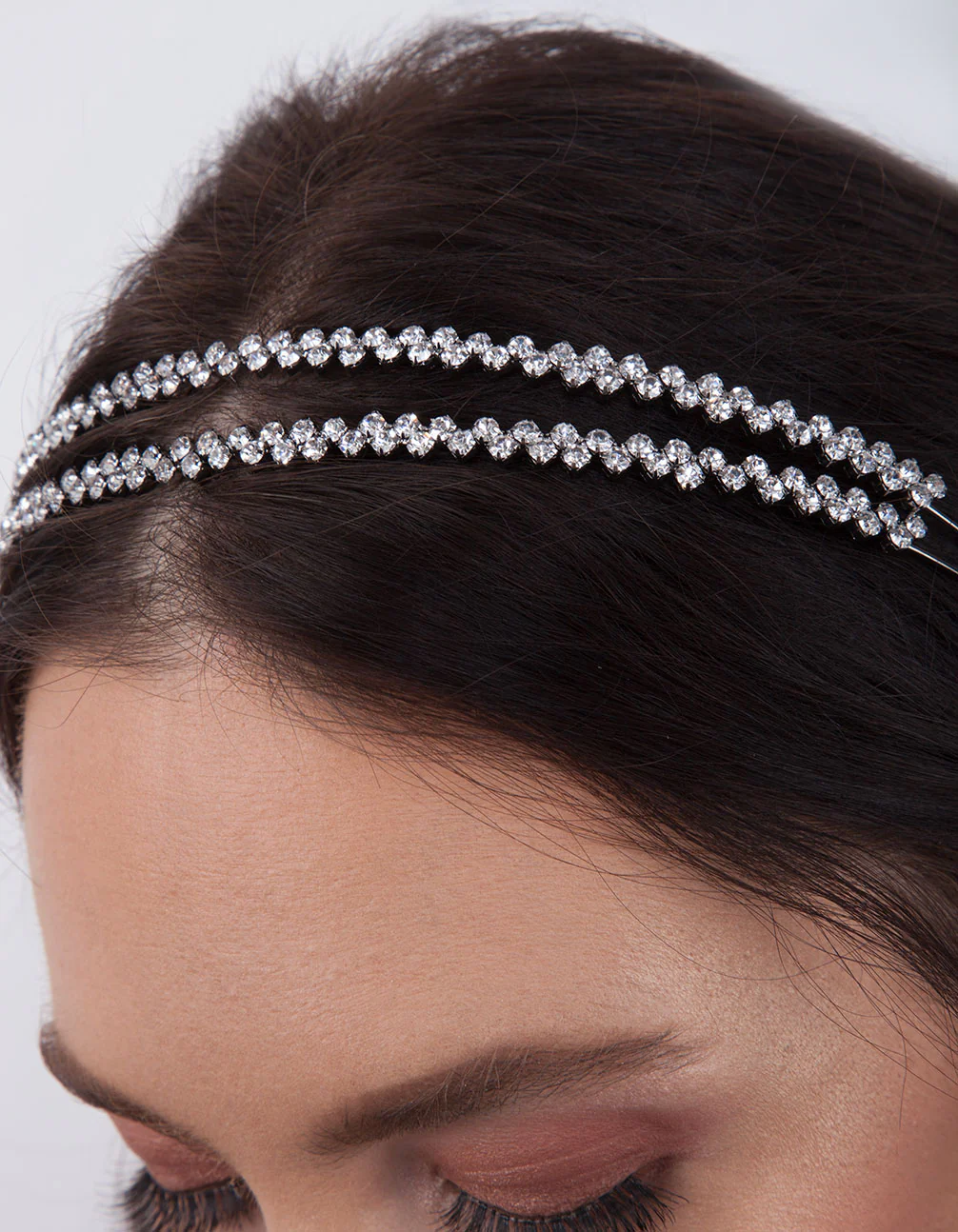3009-crystal-gunmetal-double-banded-headband-3.webp Crystal Gunmetal Double Banded Headband
