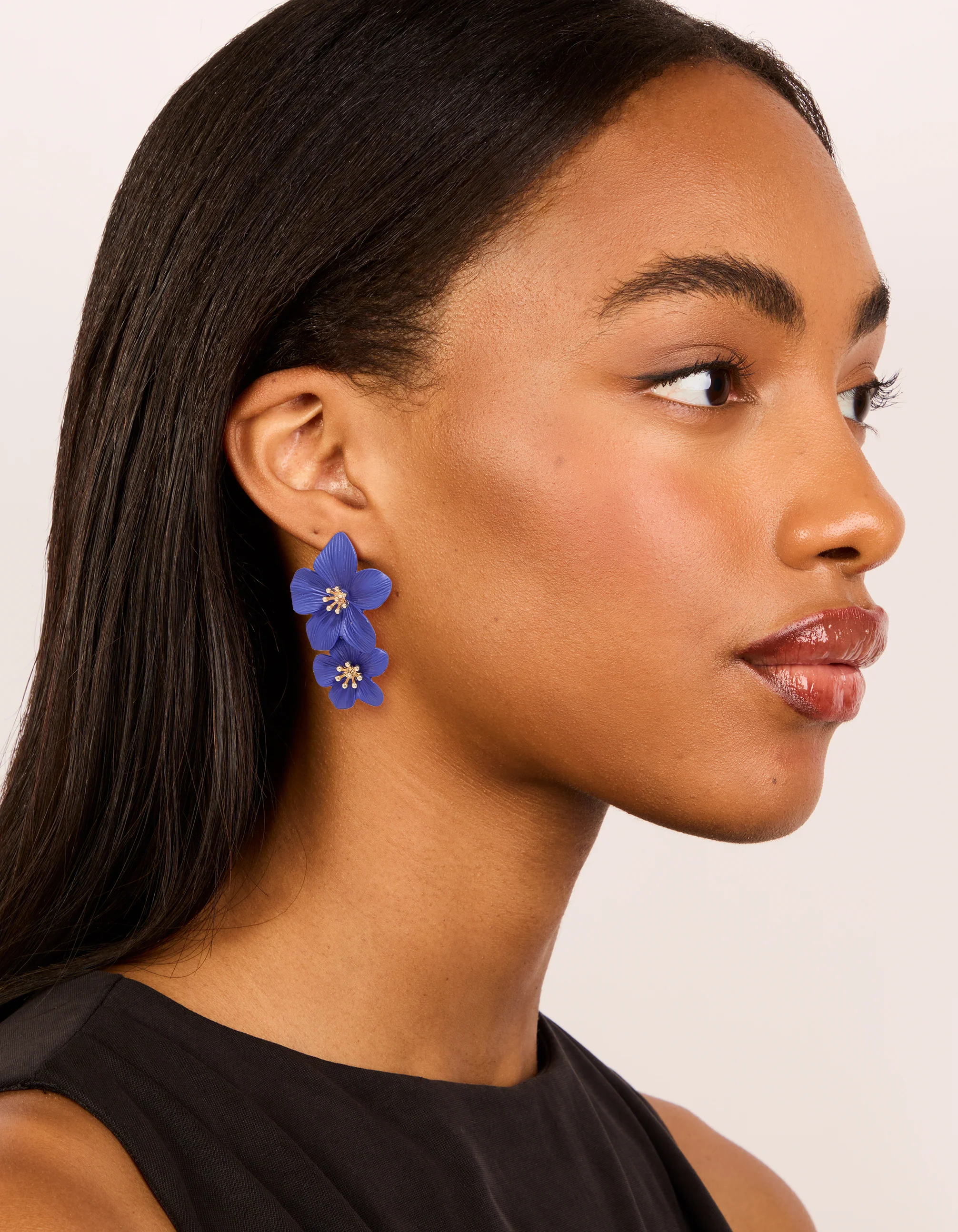 3067-dark-blue-double-layered-flower-drop-earrings-3.webp Dark Blue Double Layered Flower Drop Earrings