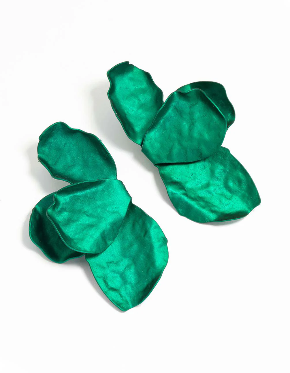 3070-dark-green-coated-metal-flower-petal-drop-earrings-2.webp Dark Green Coated Metal Flower Petal Drop Earrings