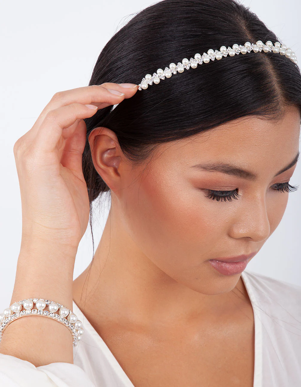 3081-diamante-pearl-headband-2.webp Diamante & Pearl Headband