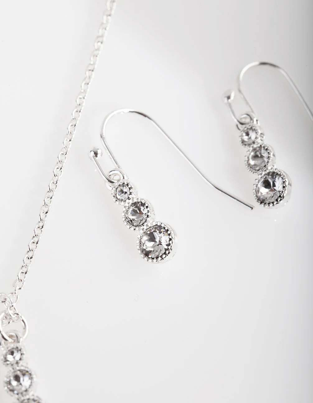 3137-diamond-simulant-graduating-crystal-necklace-earrings-set-3.webp Diamond Simulant Graduating Crystal Necklace & Earrings Set