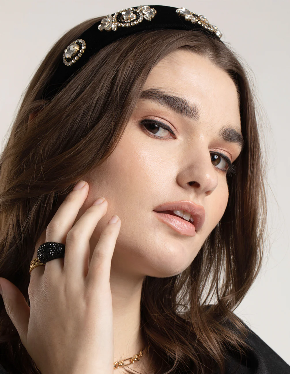 3175-embellished-velvet-headband-2.webp Embellished Velvet Headband