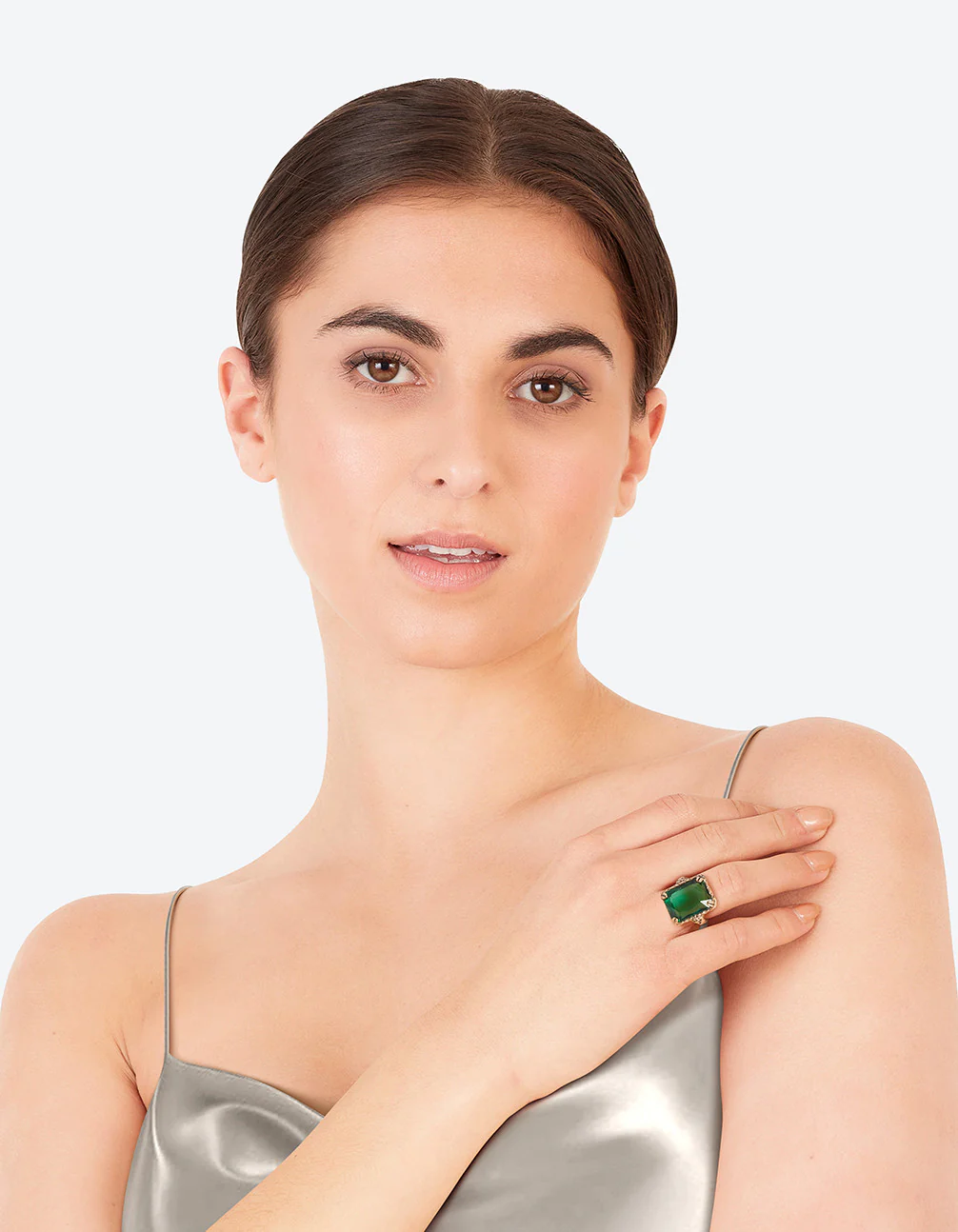 3186-emerald-square-cut-stone-on-gold-band-3.webp Emerald Square Cut Stone On Gold Band