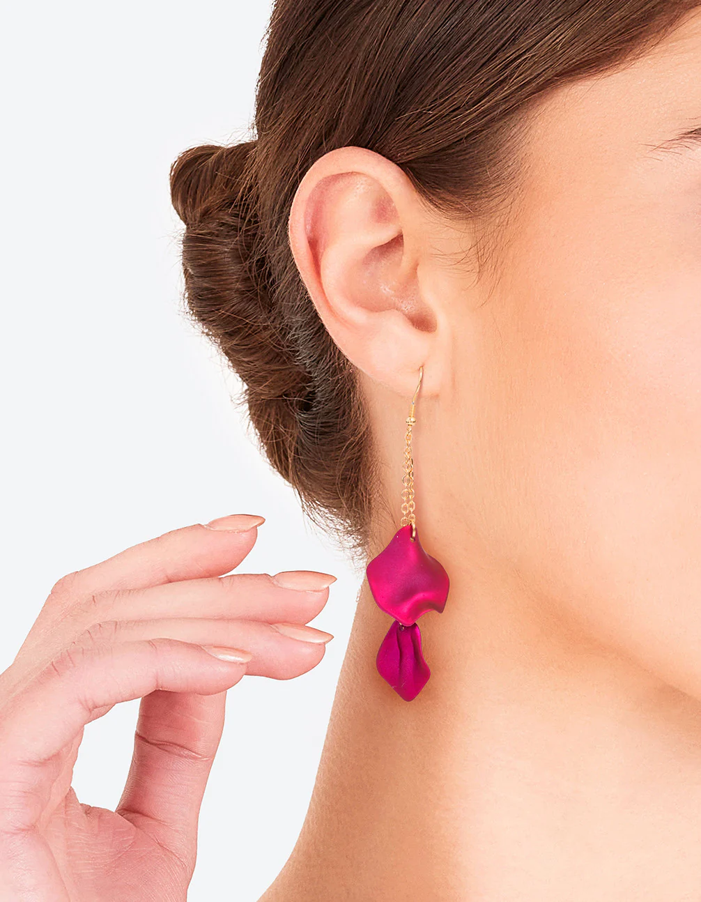 3312-fuchsia-chain-petal-drop-earrings-2.webp Fuchsia Chain & Petal Drop Earrings
