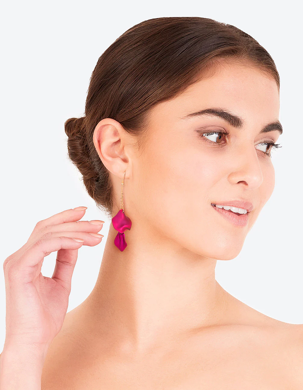3312-fuchsia-chain-petal-drop-earrings-3.webp Fuchsia Chain & Petal Drop Earrings