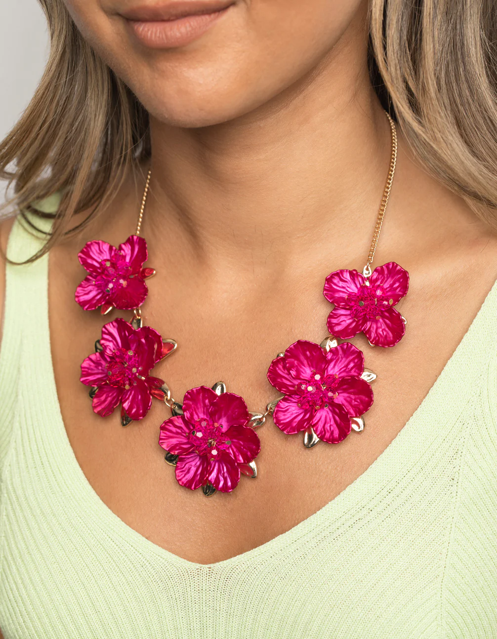 3321-fuchsia-pearlised-flower-necklace-2.webp Fuchsia Pearlised Flower Necklace