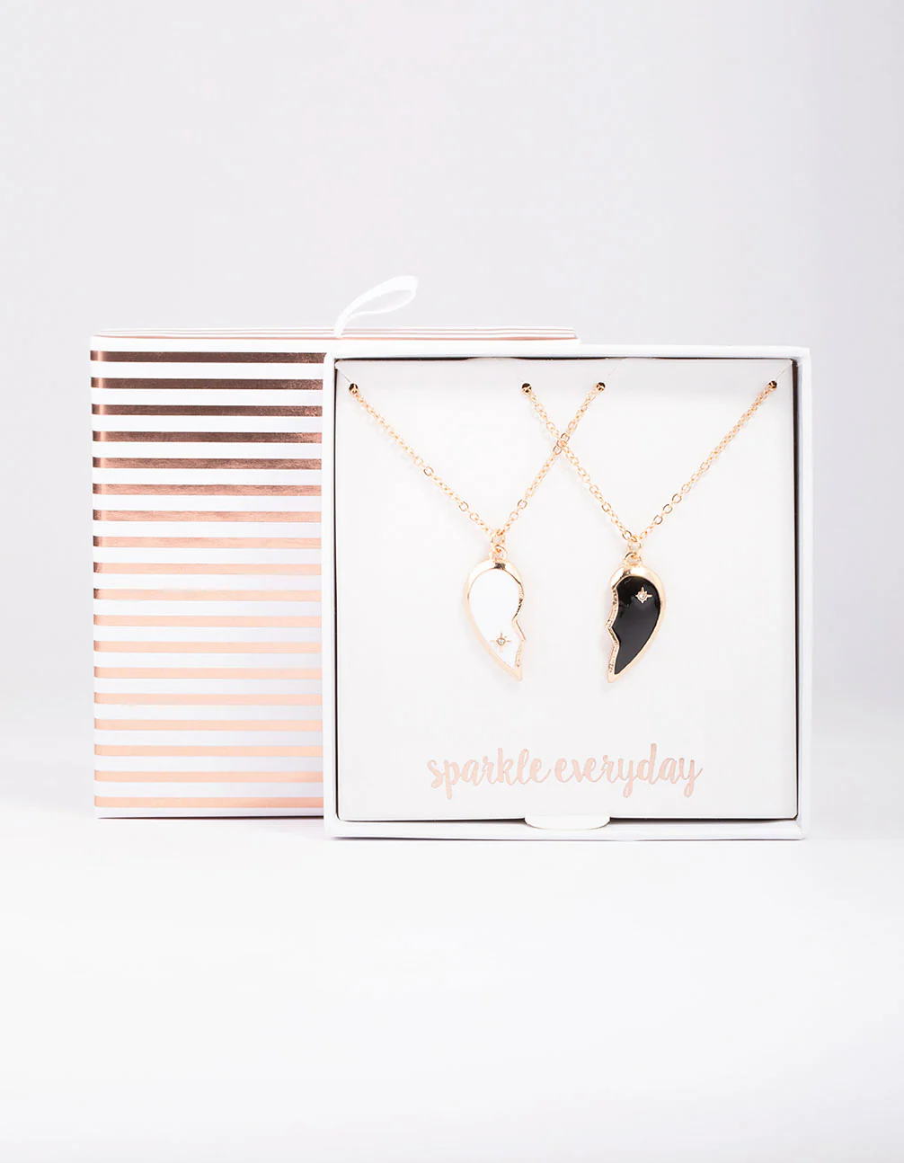 3338-gin-yin-yang-heart-necklace-pack-2.webp Gin Yin & Yang Heart Necklace Pack