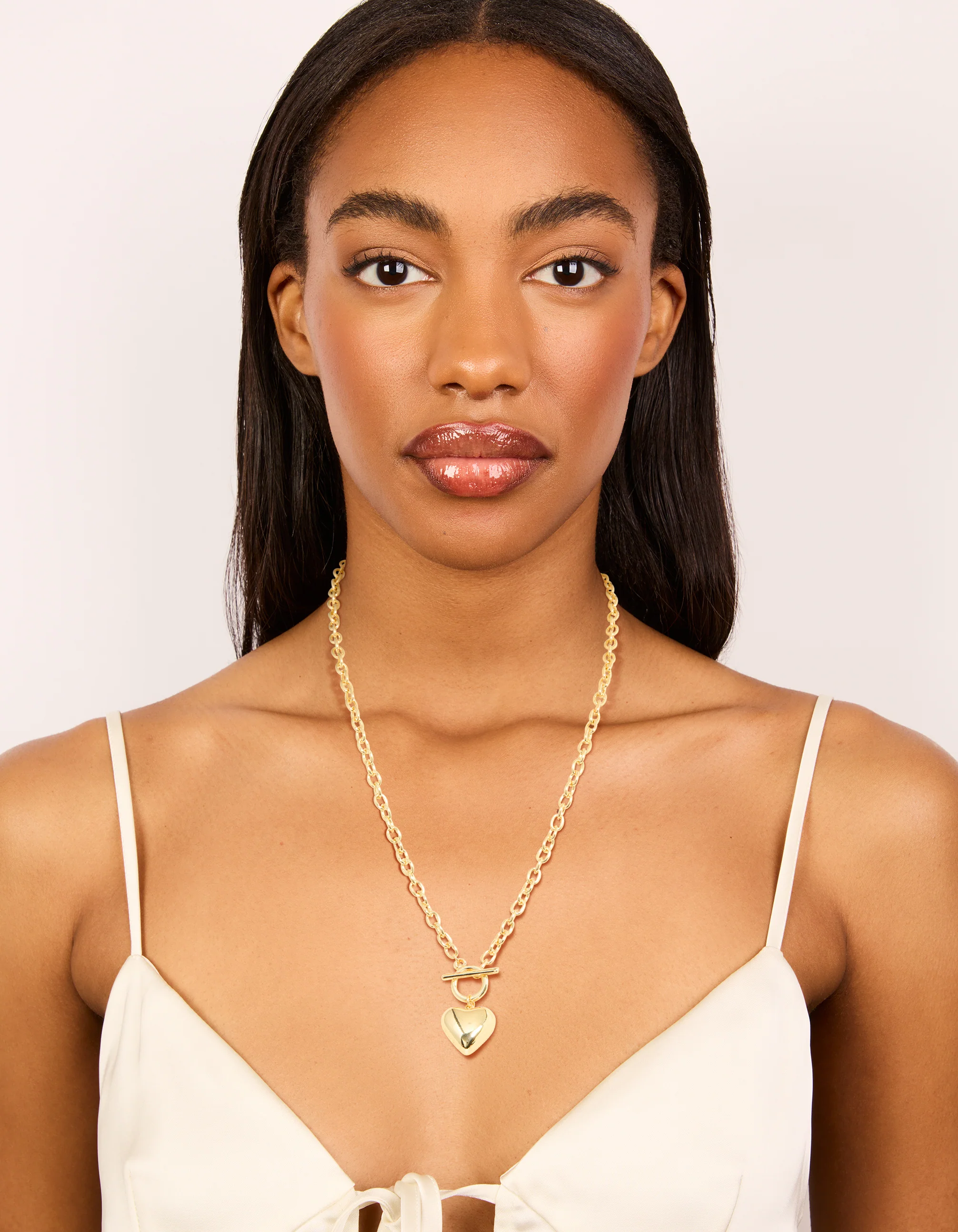 386-gold-plated-heart-charm-necklace-3.webp Gold Plated Heart Charm Necklace