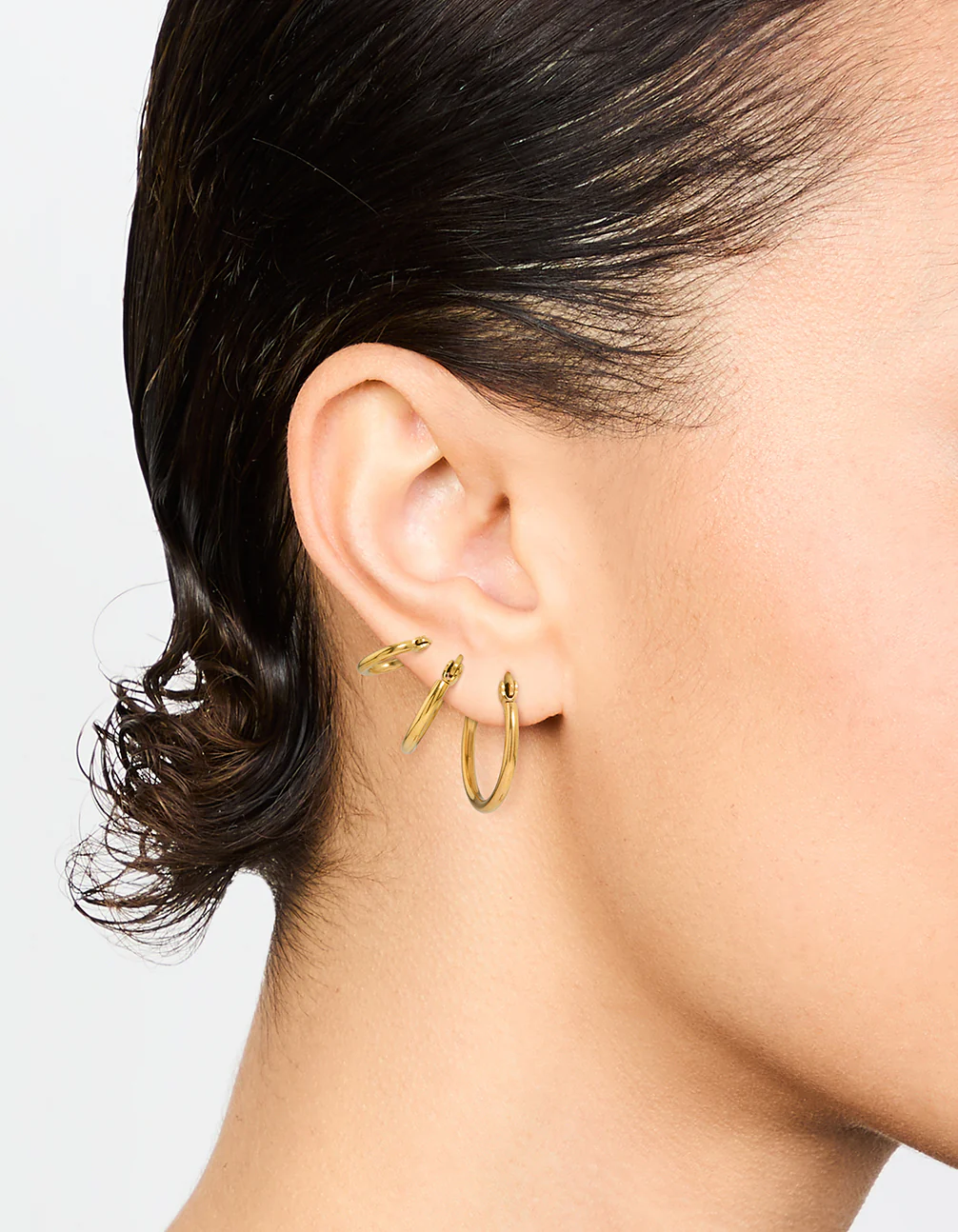 443-gold-plated-surgical-steel-clasp-hoop-earrings-2-pack-2.webp Gold Plated Surgical Steel Clasp Hoop Earrings 2-Pack