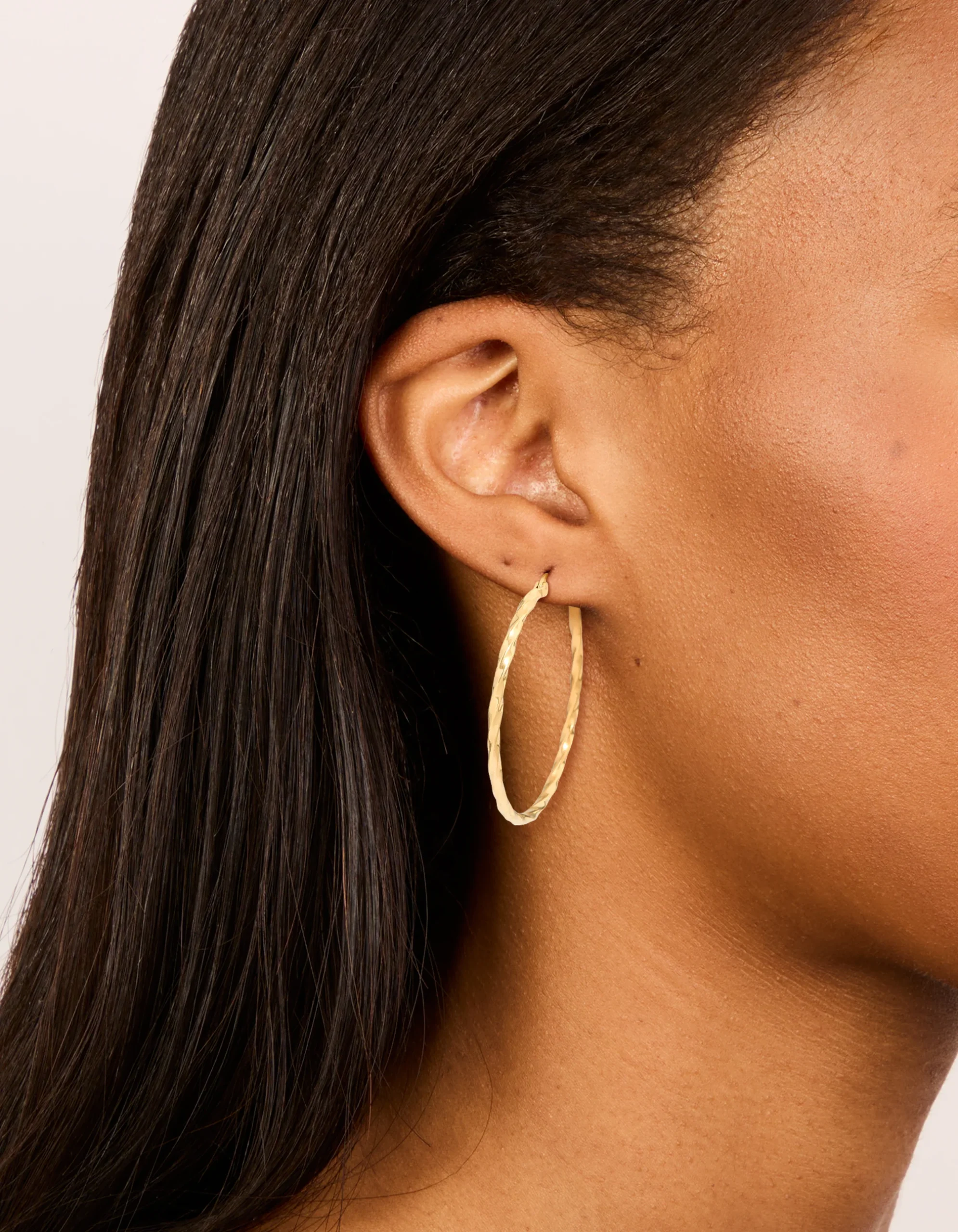 473-gold-plated-surgical-steel-textured-hoop-earrings-40-mm-1.webp Gold Plated Surgical Steel Textured Hoop Earrings 40 MM