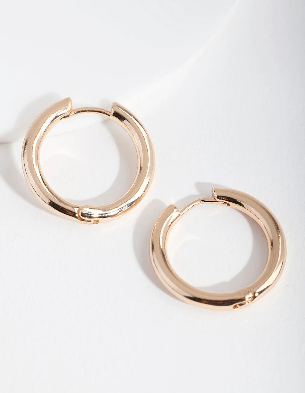 490-gold-polished-hoop-earrings-1.webp Gold Polished Hoop Earrings