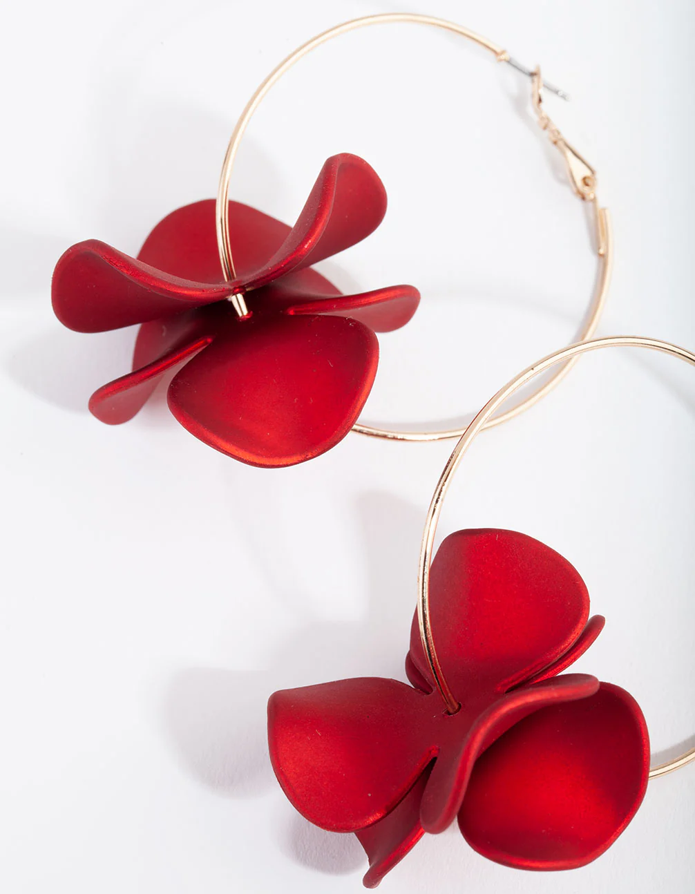 503-gold-red-pearlised-flower-hoop-earrings-2.webp Gold Red Pearlised Flower Hoop Earrings