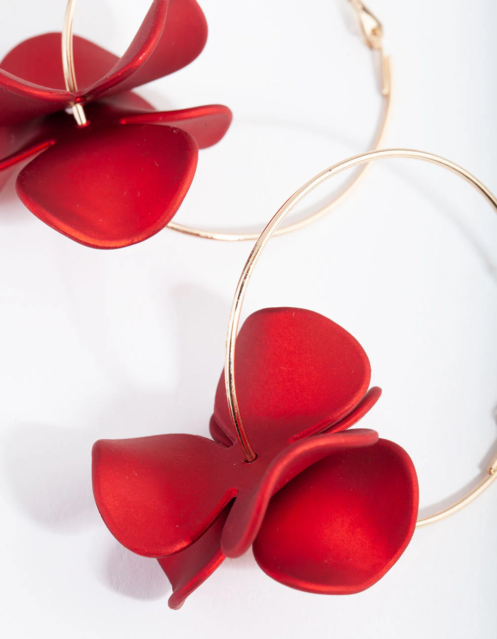 503-gold-red-pearlised-flower-hoop-earrings-3.webp Gold Red Pearlised Flower Hoop Earrings