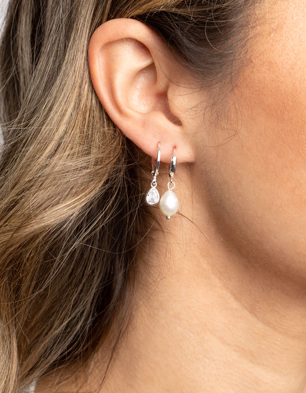 625-silver-diamante-freshwater-pearl-huggie-hoop-earrings-2.webp Silver Diamante & Freshwater Pearl Huggie Hoop Earrings