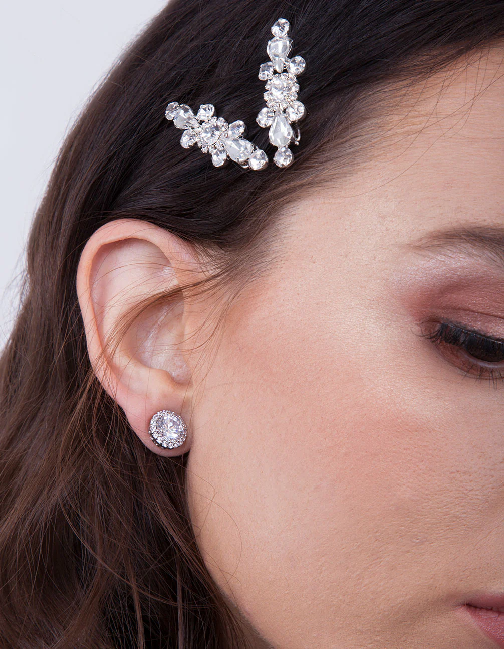 632-silver-diamond-simulant-circle-crystal-stud-earrings-3.webp Silver Diamond Simulant Circle Crystal Stud Earrings