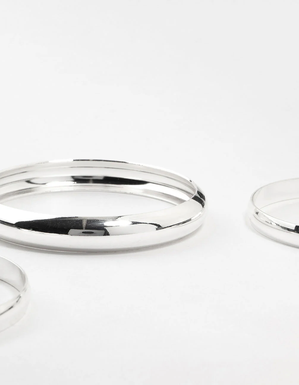 654-silver-plated-classic-medium-smooth-bracelets-3-pack-3.webp Silver Plated Classic Medium Smooth Bracelets 3-Pack