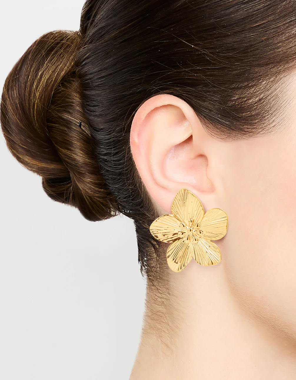 78-waterproof-gold-plated-stainless-steel-textured-flower-stud-earrings-1.webp Waterproof Gold Plated Stainless Steel Textured Flower Stud Earrings