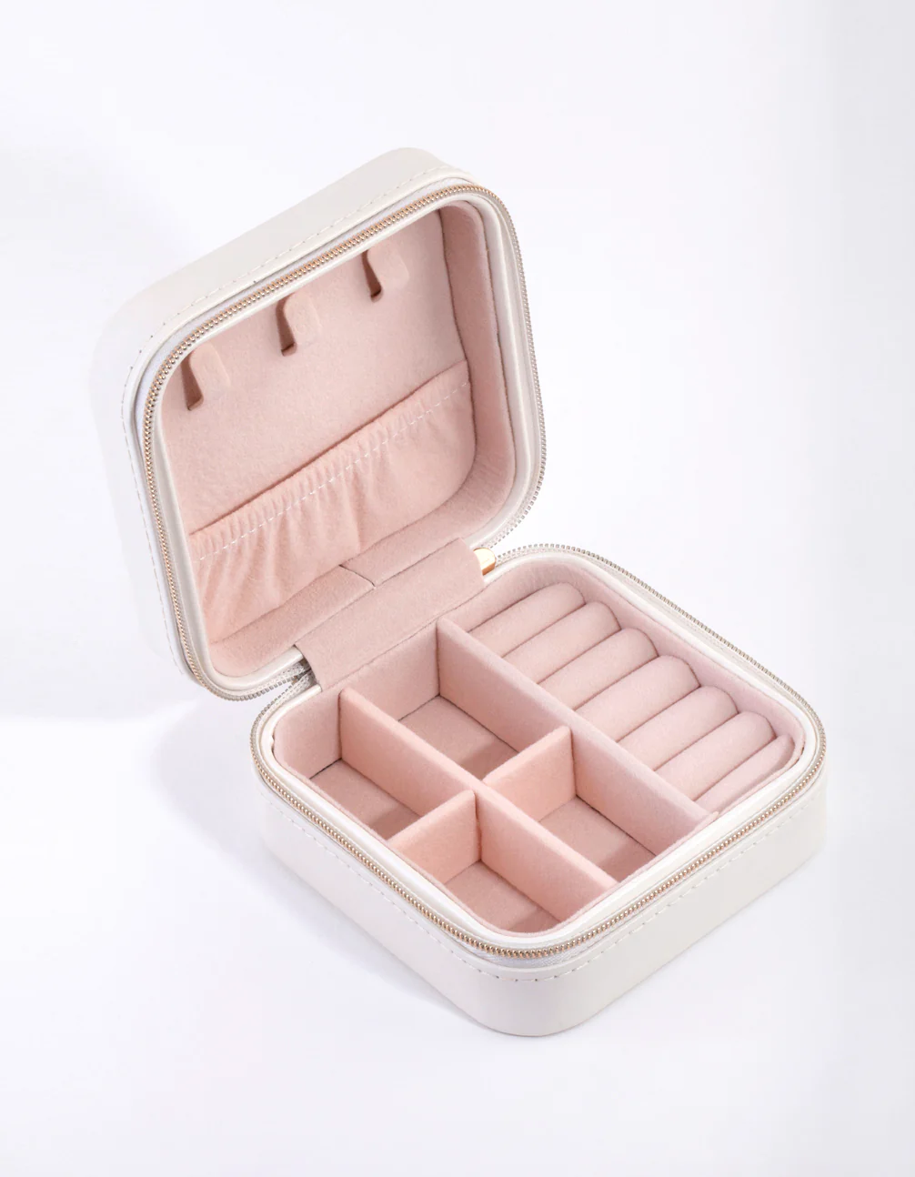 805-white-faux-leather-square-jewellery-box-1.webp White Faux Leather Square Jewellery Box