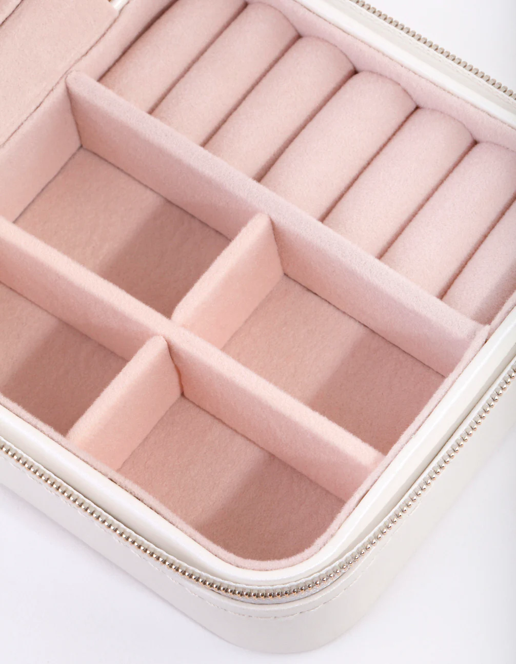 805-white-faux-leather-square-jewellery-box-3.webp White Faux Leather Square Jewellery Box