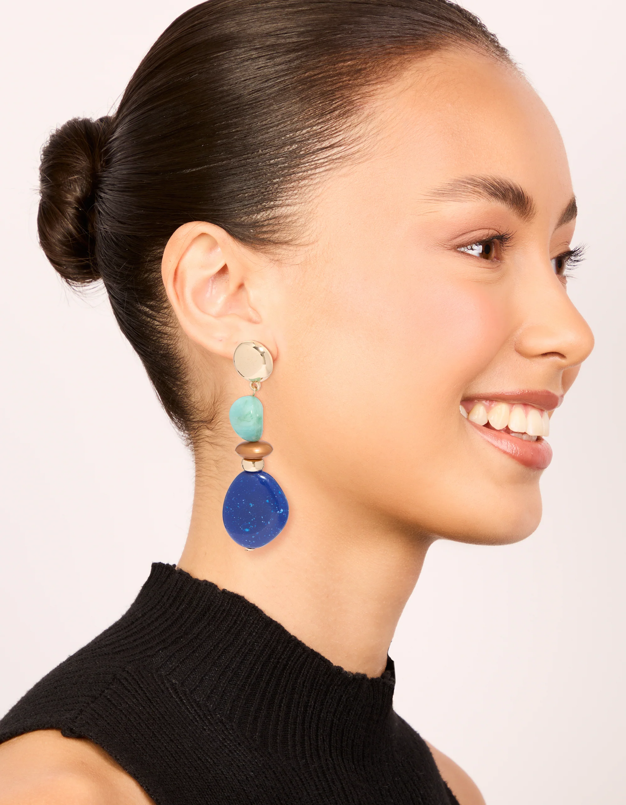 809-gold-light-dark-blue-acrylic-bead-drop-earrings-3.webp Gold Light & Dark Blue Acrylic Bead Drop Earrings