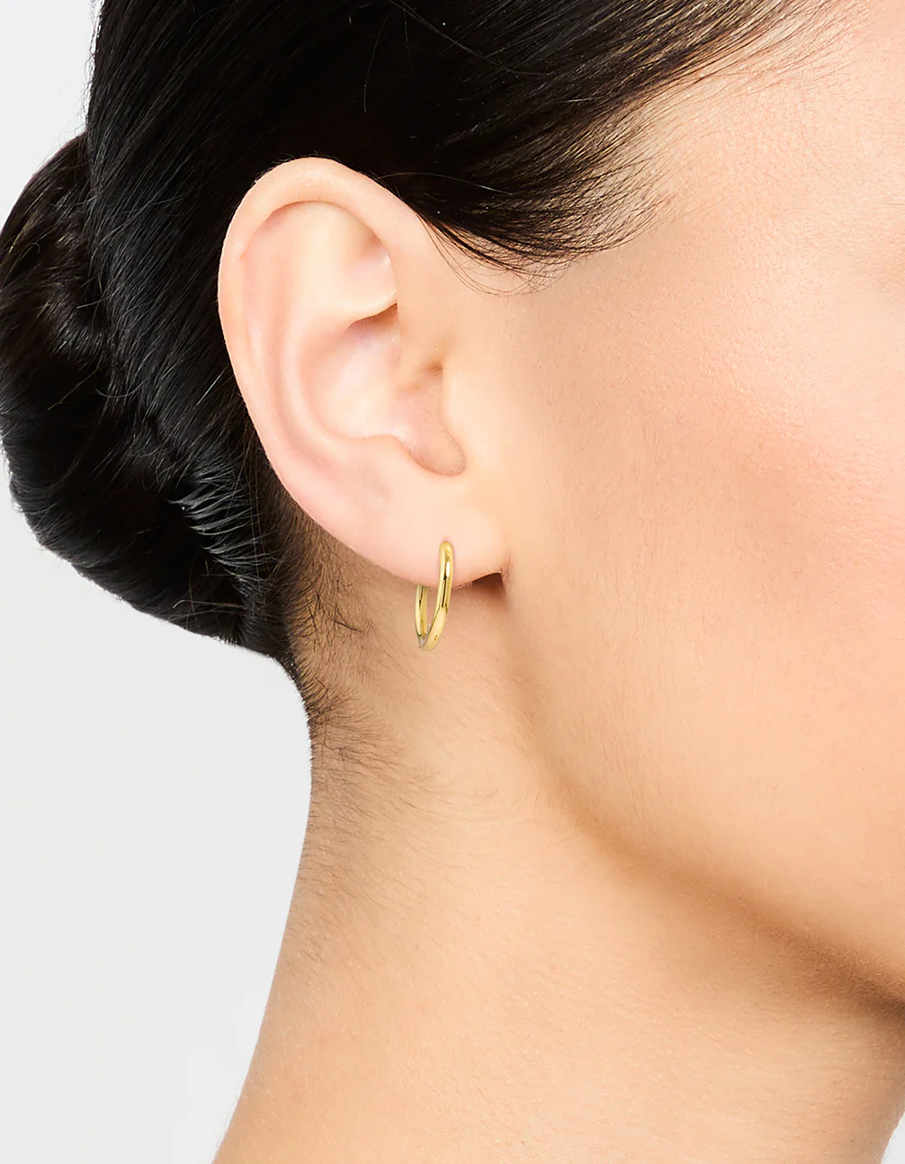 948-gold-plated-stainless-steel-thin-clicker-hoop-earrings-18mm-2.webp Gold Plated Stainless Steel Thin Clicker Hoop Earrings 18mm